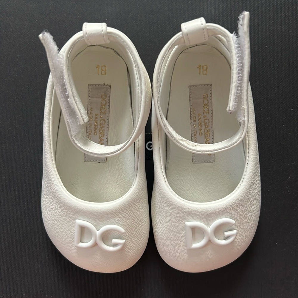 Dolce & Gabbana White Baby Walker Shoes